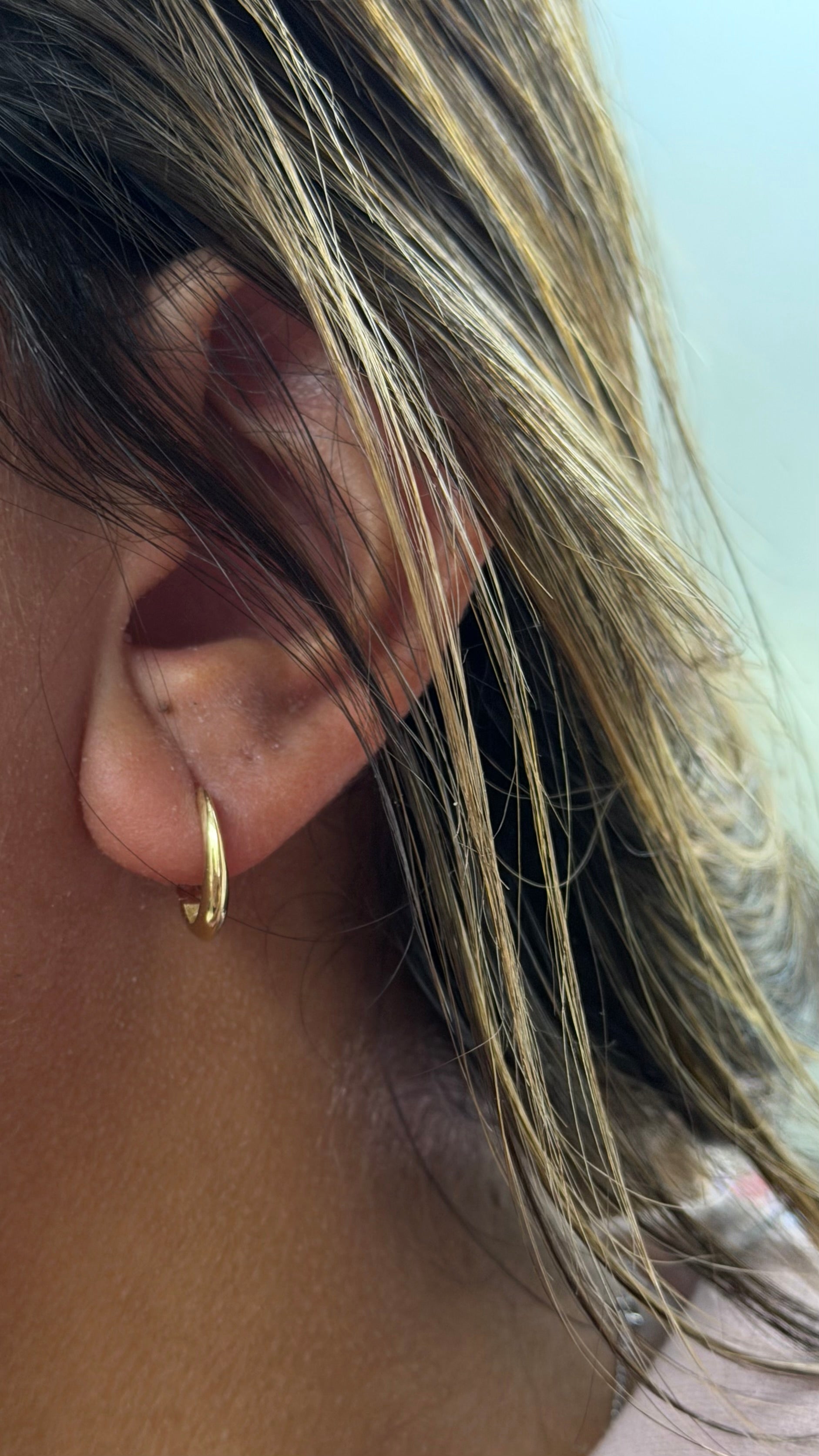 Petite Oval Link Hoop Earrings – 10K Gold