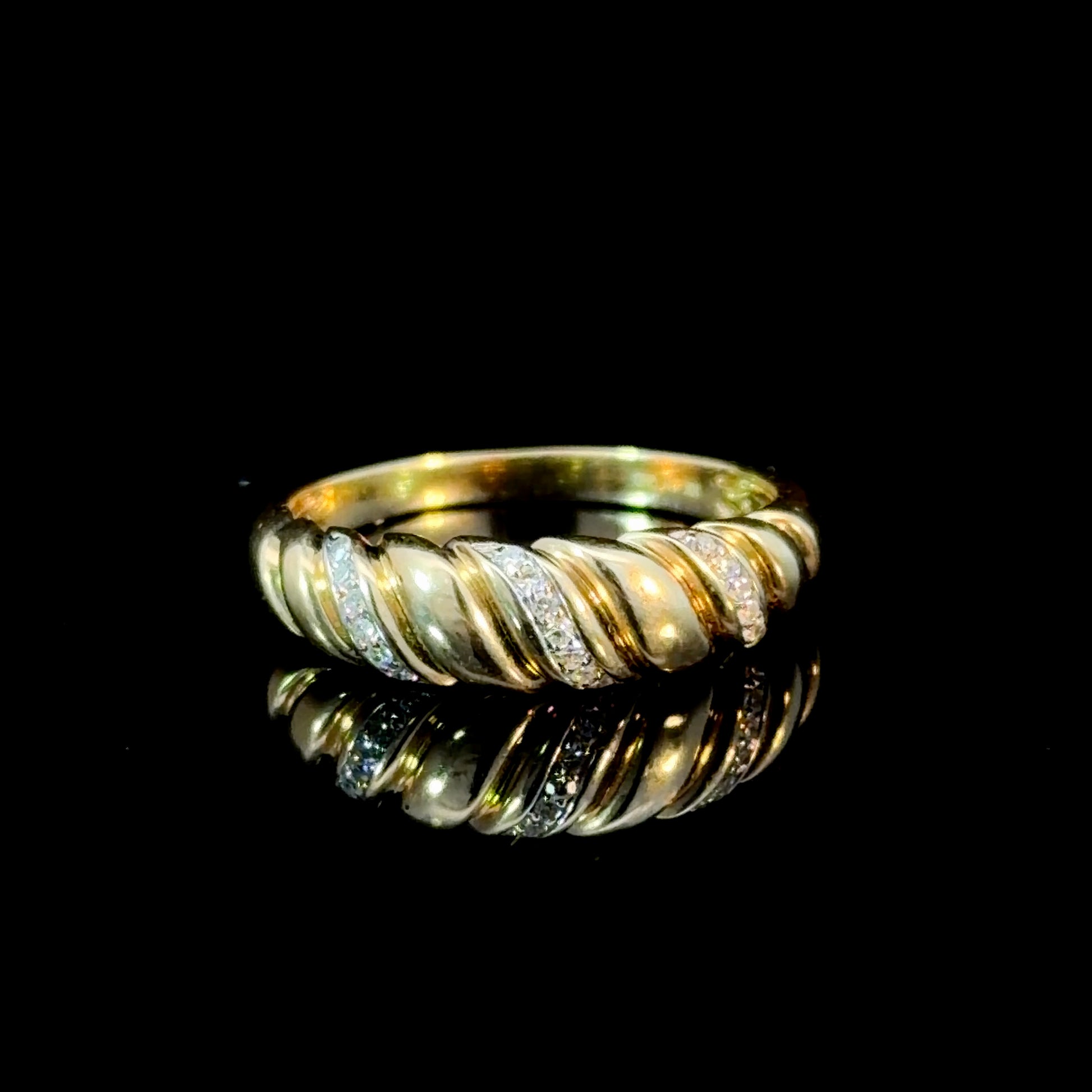 Twist Dome Diamond Band