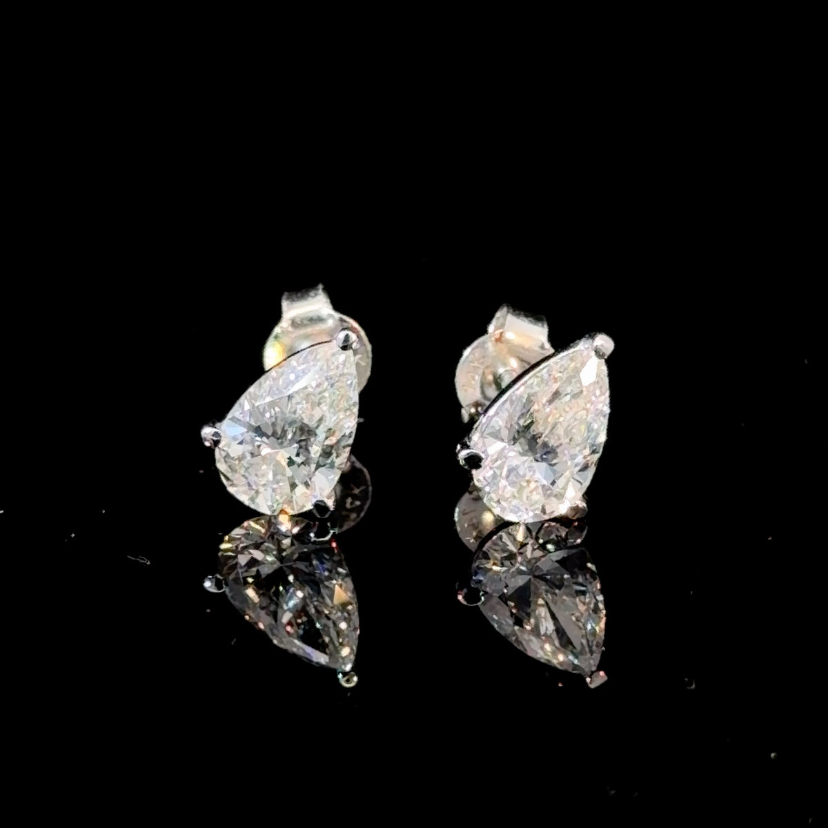 Pear-Shaped Cut Diamond Studs