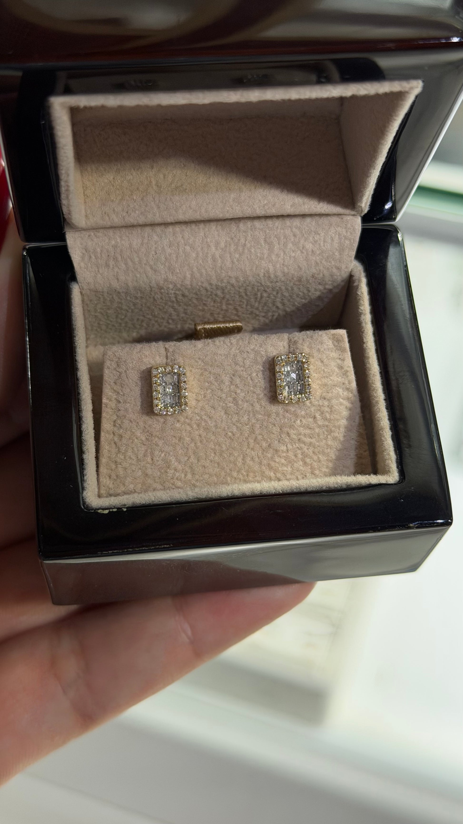 10k Gold Natural Diamond Stud Earrings