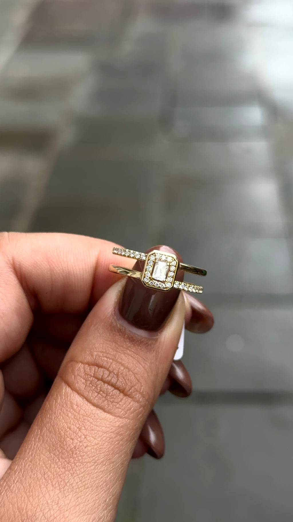 Emeral Halo Double Band Ring