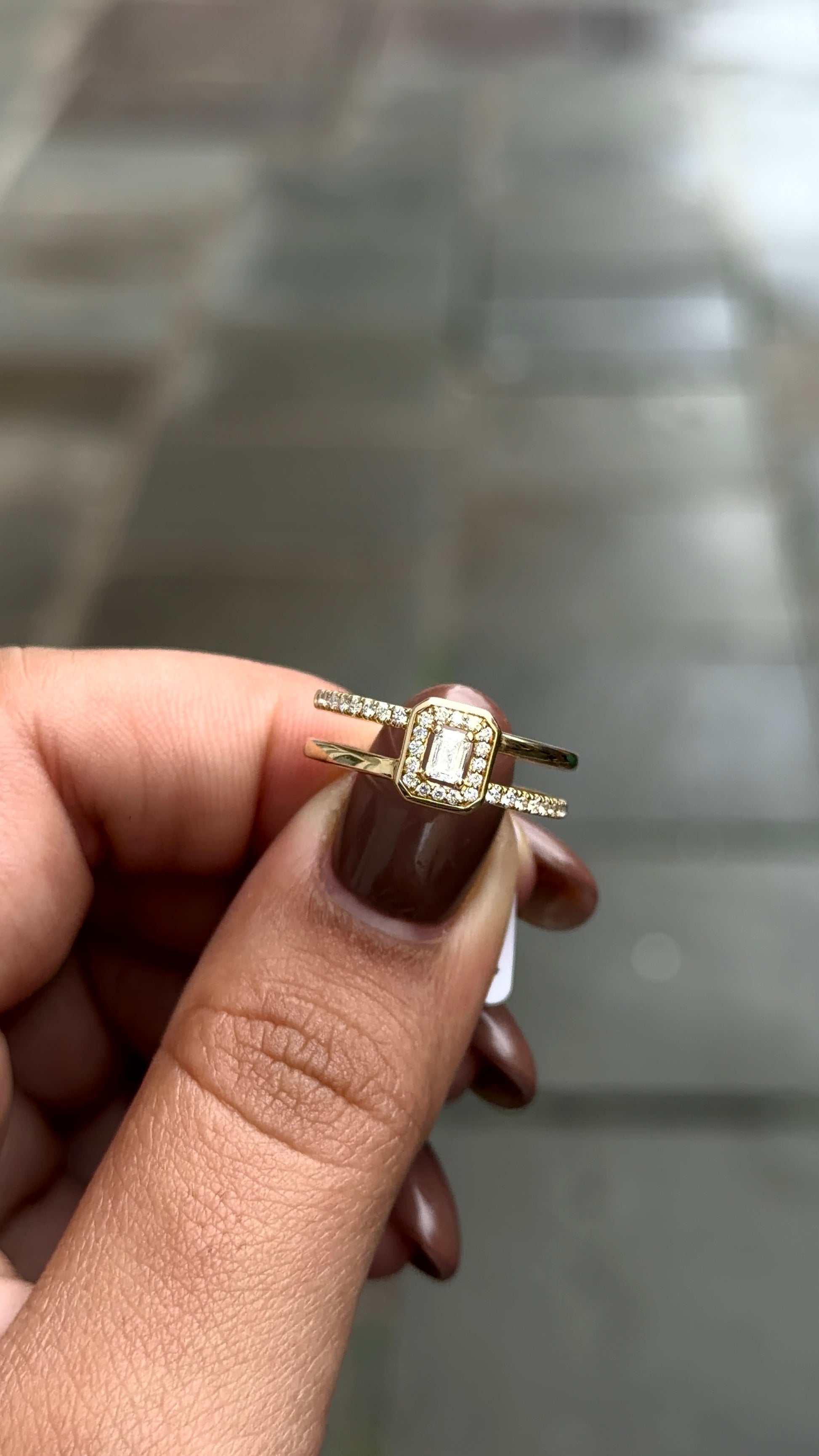 Emeral Halo Double Band Ring