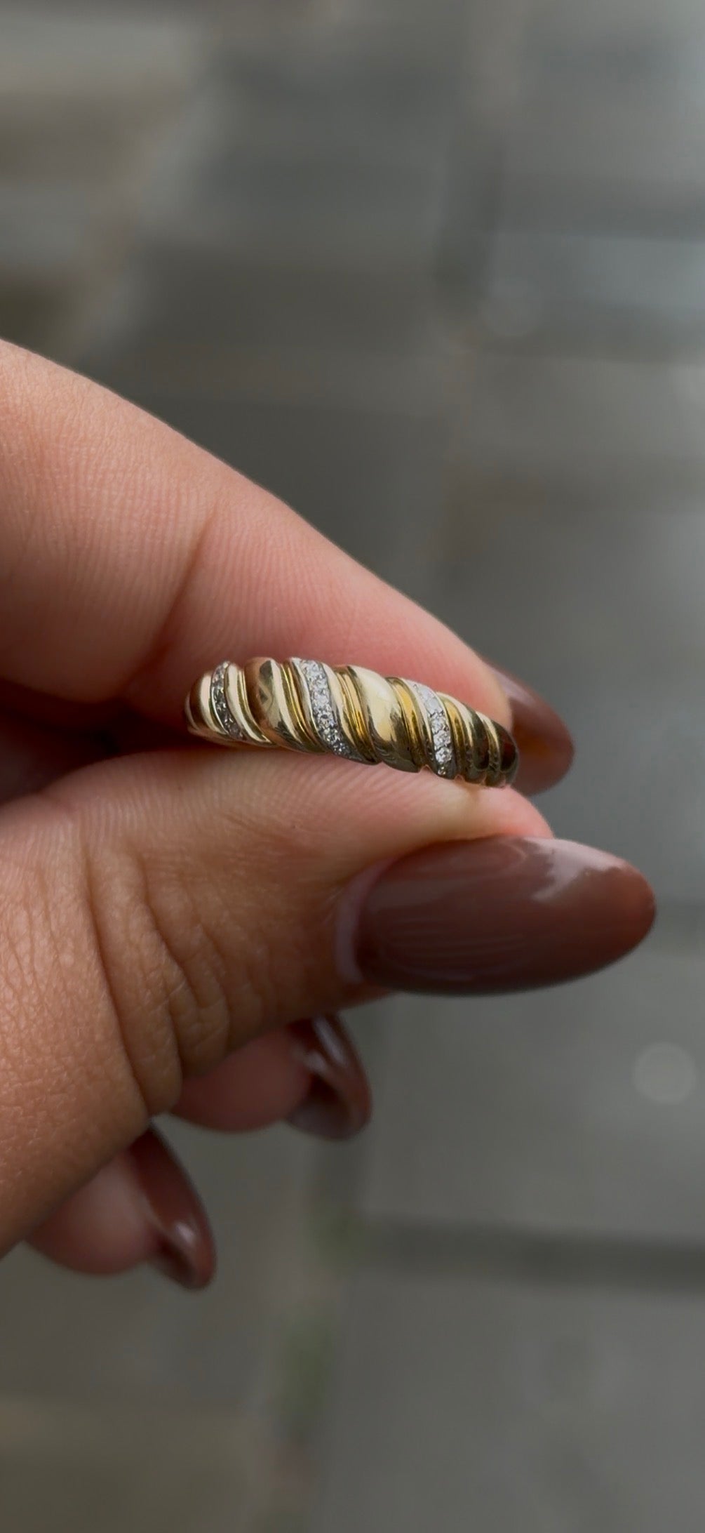 Twist Dome Diamond Band