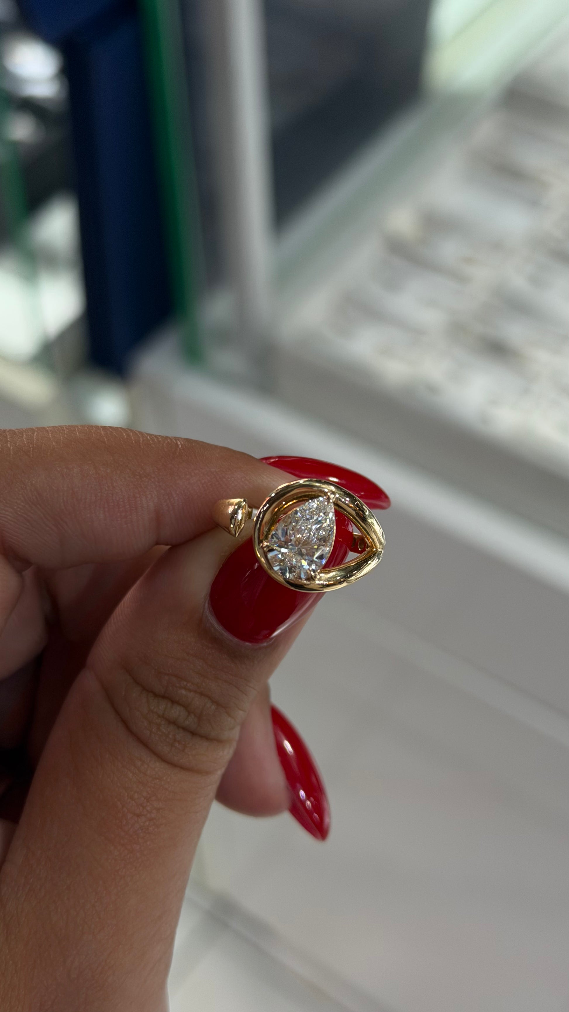 1.65ct Brilliant Pear-Shaped Lab Diamond in 14k Gold