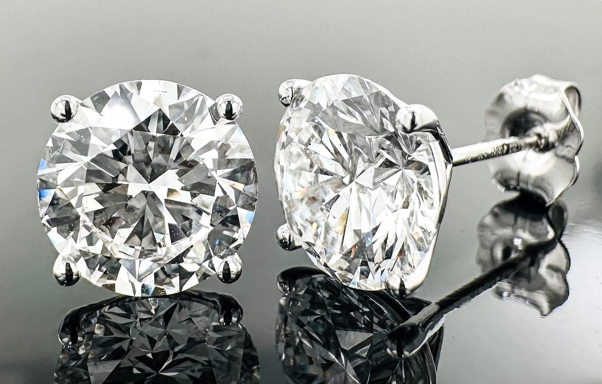 4CT Round Lab Diamond Studs