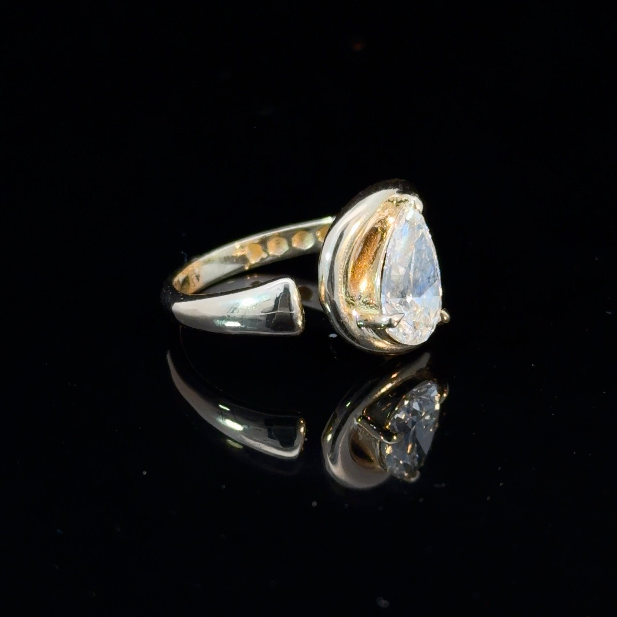 1.65ct Brilliant Pear-Shaped Lab Diamond in 14k Gold