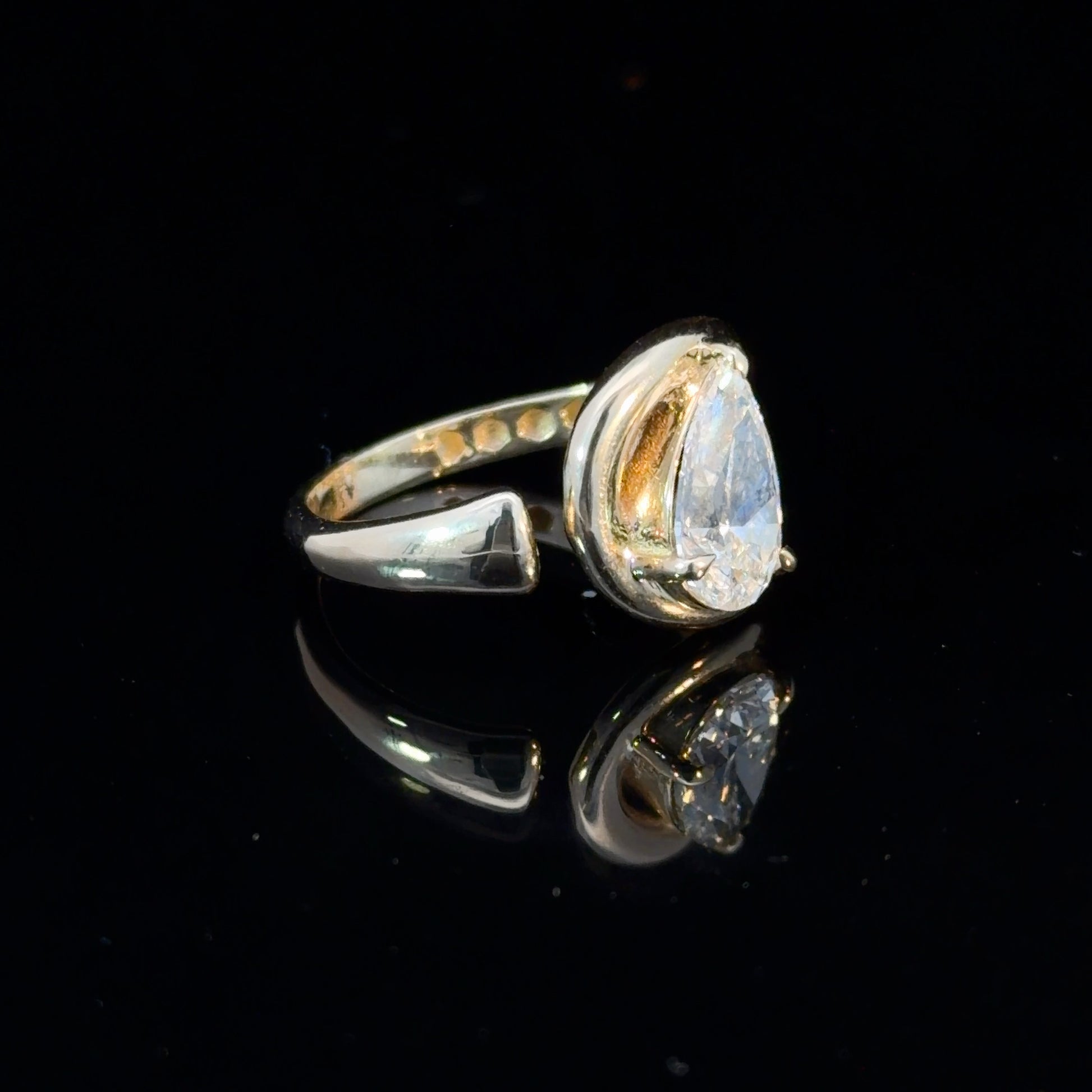 1.65ct Brilliant Pear-Shaped Lab Diamond in 14k Gold
