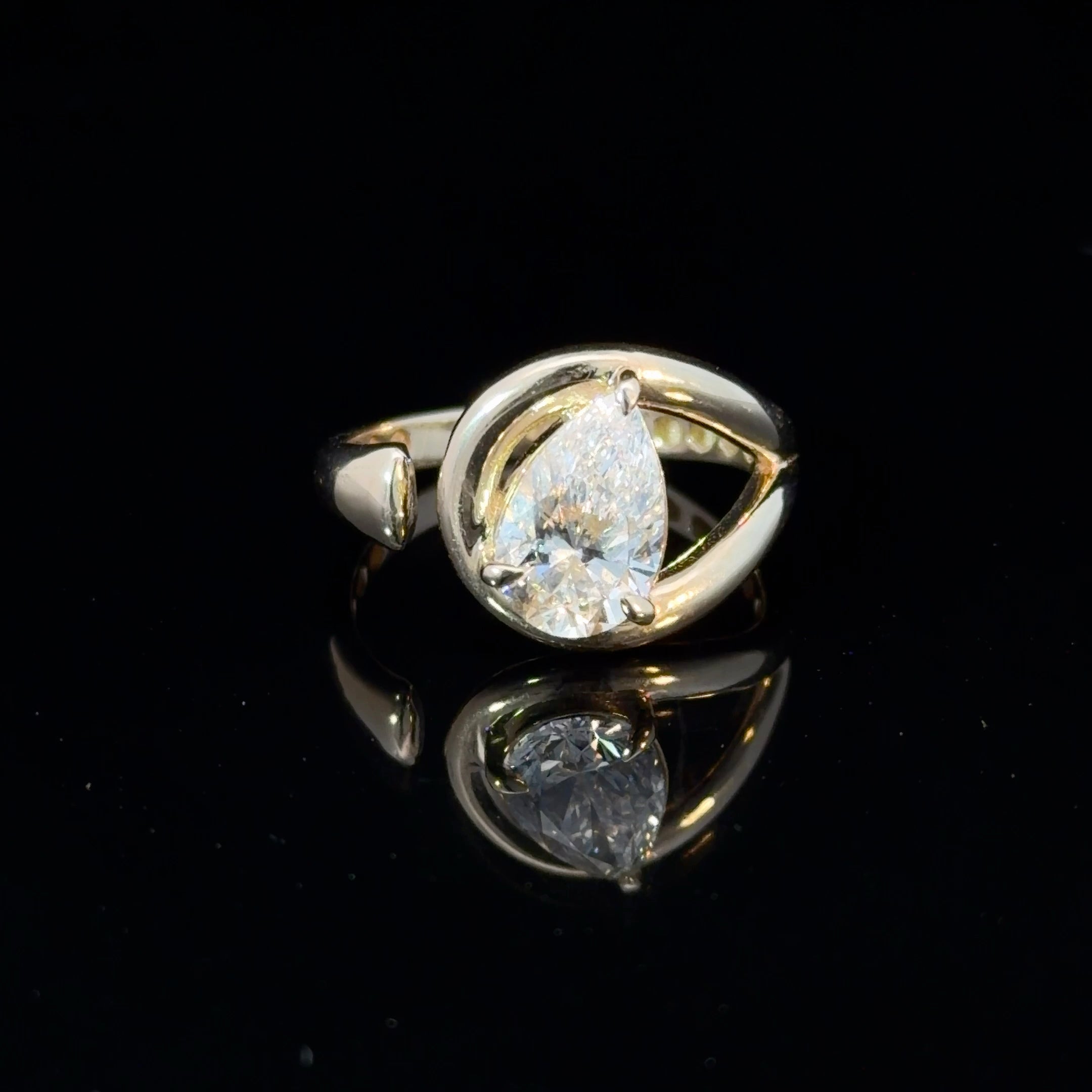 1.65ct Brilliant Pear-Shaped Lab Diamond in 14k Gold
