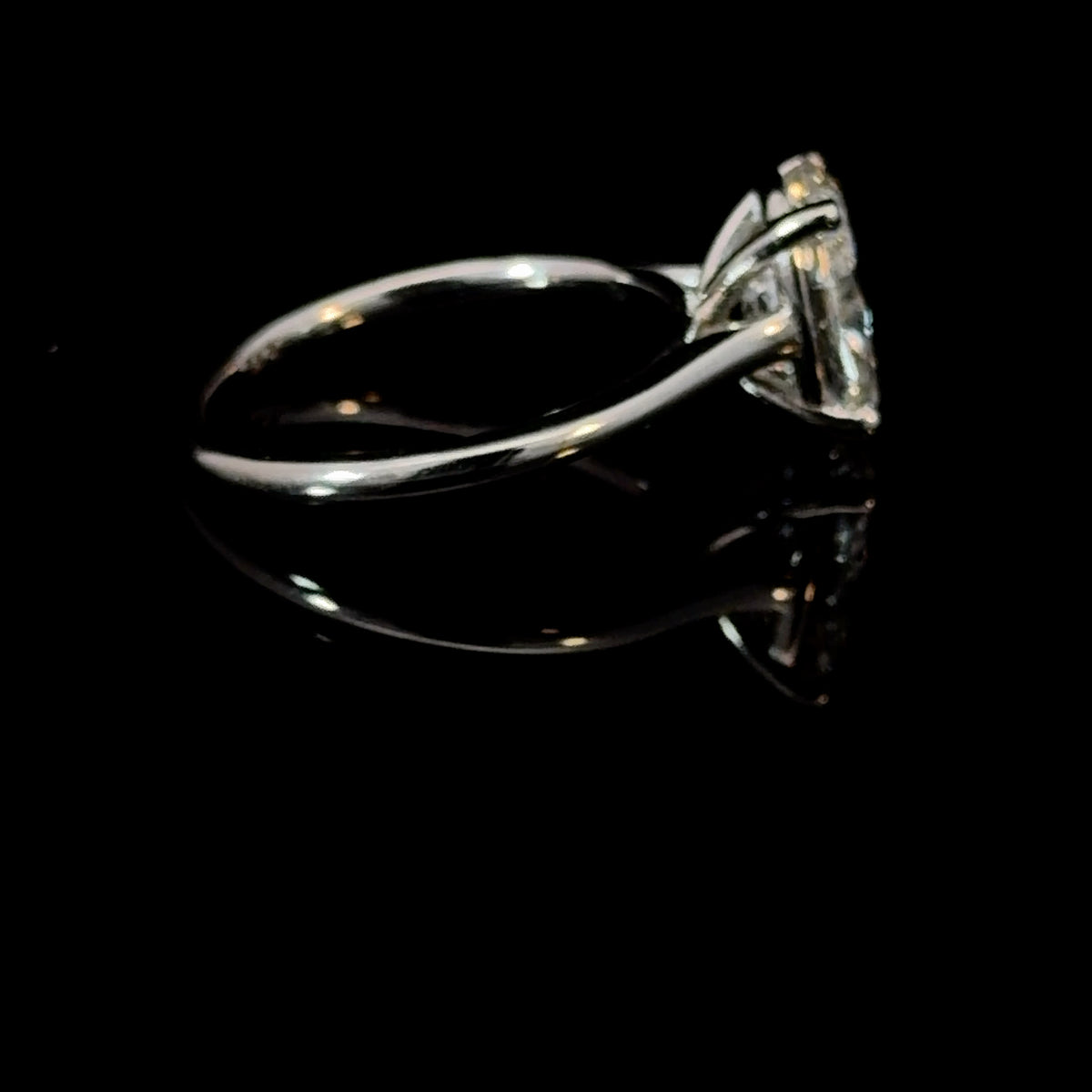 Oval Cut Lab Grown Diamond Engagement Ring - Cathedral Setting